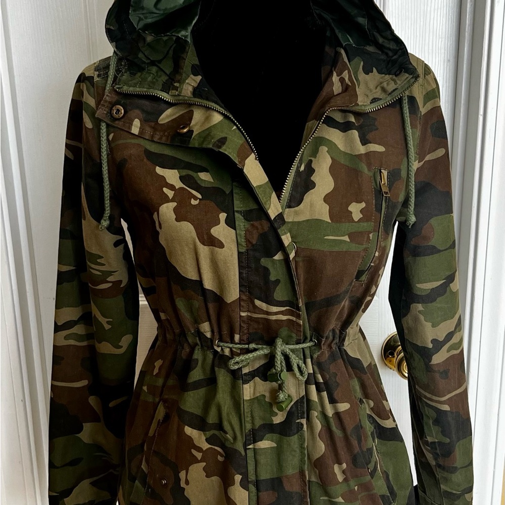 Green and Brown Utility Jacket with Stand-Up Collar - Picture 5 of 7